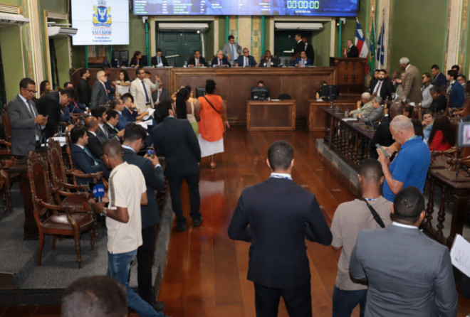 Câmara de Salvador aprova projetos do Executivo e dos vereadores