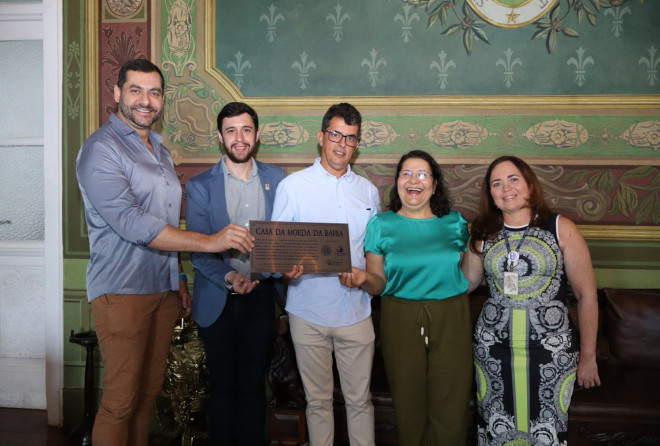 Câmara recebe placa comemorativa da Casa da Moeda da Bahia