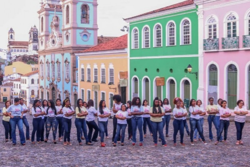 Concurso “Mexeu com uma, mexeu com todas”
