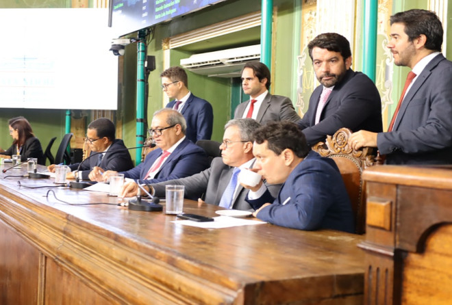 Câmara aprova dois projetos do Executivo nesta quarta-feira (11)