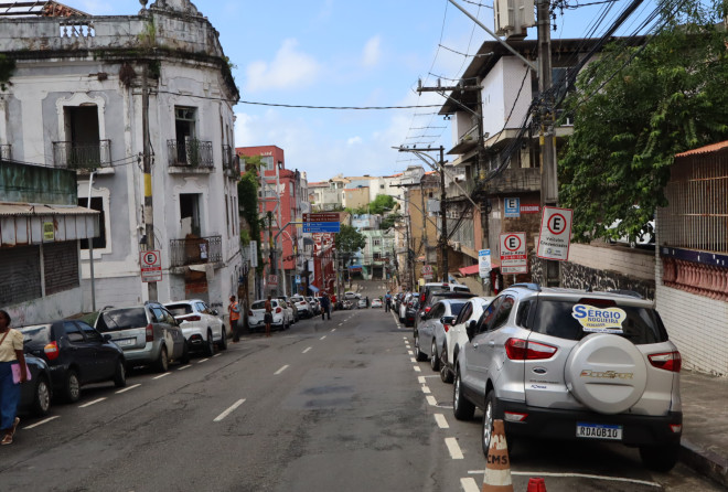 Marta comemora alteração de nome da Ladeira da Praça para Ladeira dos Malês