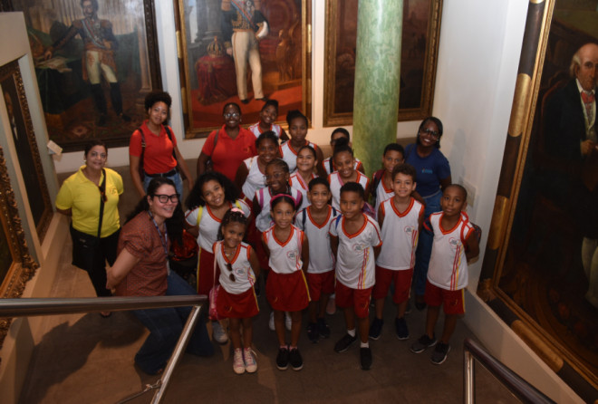 Alunos da Escola Passos Dourados visitam Memorial