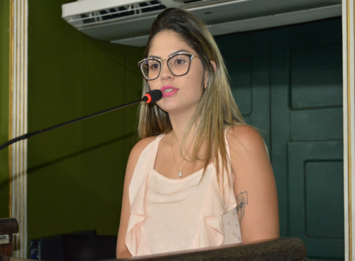Marcelle Moraes comemora aumento de pena por maus tratos a animais