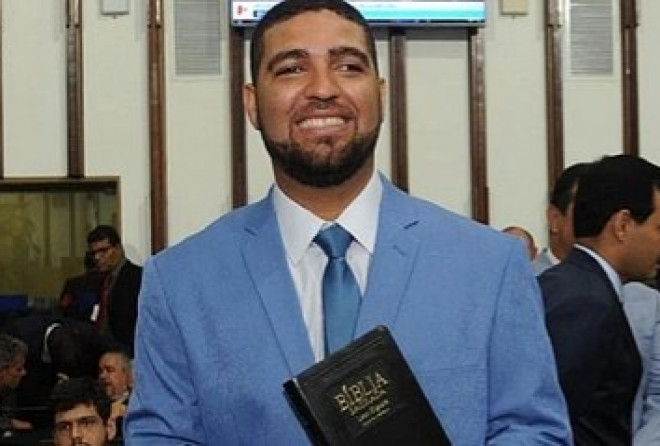 Geraldo Júnior lamenta falecimento do deputado João Isidório