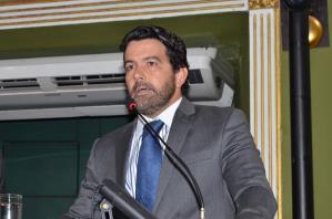 Paulo Magalhães Jr. comemora anúncio de obra em Valéria