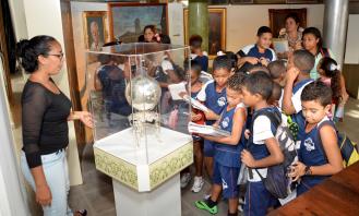  Alunos do Educandário Mendes visitam a Câmara