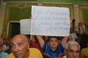 Aprovado projeto que beneficia servidores taxistas