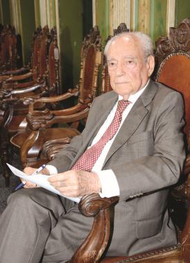 Câmara homenageia Waldir Pires