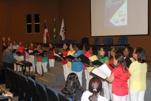 Coral da Câmara faz apresentação  em seminário na UPB