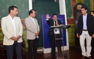 J. Carlos Filho toma posse e promete continuação de mandato popular