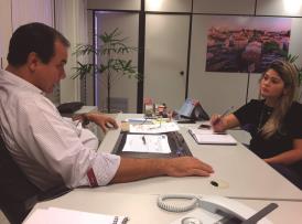 Vereadora defende causa animal em reunião com secretário de Saúde