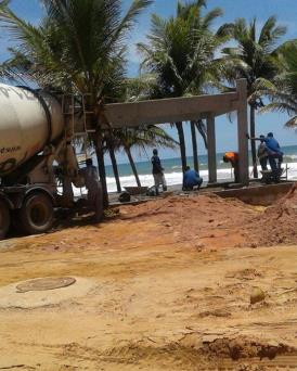Construção de quiosques na Praia do Flamengo é alvo de críticas