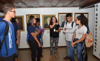 Alunos do Colégio Thales de Azevedo visitam o Memorial